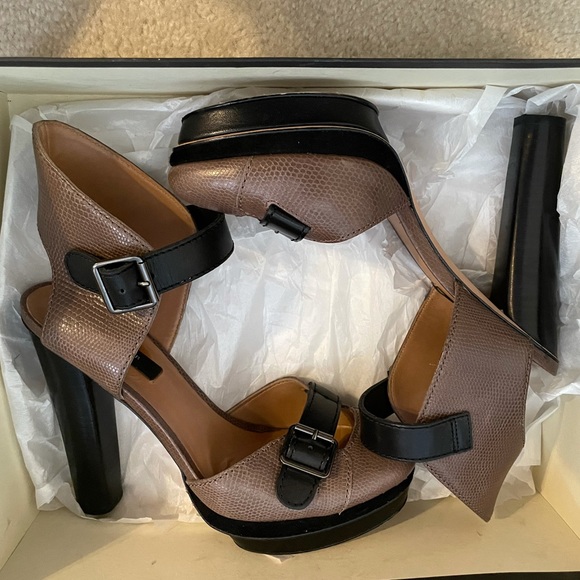 Ann Taylor Lilia Platform Buckle Pumps - Picture 4 of 5